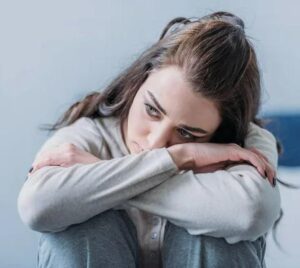 Mąż wyrzucił mnie i naszą nowo narodzoną córkę przez podłość teściowej – musiałam się zemścić i oto, co się stało…