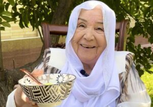 Poruszająca historia...„Teraz nikomu już nie jestem potrzebna” – westchnęła sąsiadka Zina, siedząc na ławce. A miesiąc później to ja woziłam ją po szpitalach i podgrzewałam dla niej domowy barszcz.