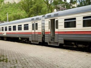 Ustąpiłem kobiecie z dzieckiem miejsca na dolnej kuszetce w pociągu, ale szybko pożałowałem swojego dobrego uczynku
