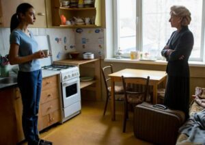 „Śpij w kuchni, przecież jesteś młoda” — powiedziała teściowa i oddała moją sypialnię gościom. Ale ja miałam swój plan, jak ich stamtąd wyrzucić...