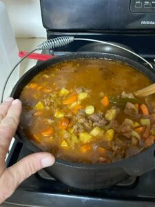 – To żarcie dla świń – powiedziała synowa, gdy zaprosiłam ją na kolację. Moja cierpliwość się skończyła, zrobiłam coś, czego wcale nie żałuję...