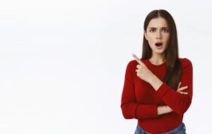 Teściowa z poczuciem wyższości powiedziała, że nie zasługuję na nasz nowy dom — aż mój mąż zareagował i coś powiedział, czego nigdy nie zapomnę