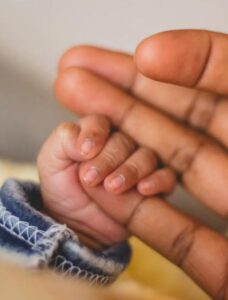 Moja teściowa nazwała moje dzieci „fałszywymi wnukami”, bo są adoptowane. Ale karma sprawiła, że musiała przełknąć swoje słowa.