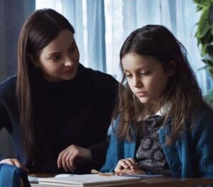 Od dzieciństwa poruszam się na wózku. Pewnego dnia wróciłam wcześniej do domu i usłyszałam rozmowę rodziców oraz starszej siostry.
