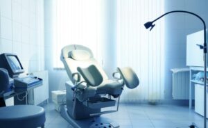 Za późno zgłosiła się do kliniki położniczej: lekarze odmówili przerwania ciąży.