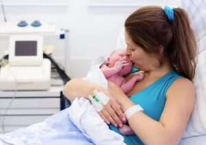 Nasza córeczka miała zaledwie trzy dni, ale mój mąż zmusił mnie do oddania jej krwi do badania DNA... A wyniki były niesamowite...