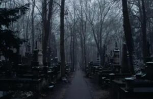 Głodny chłopiec puka do drzwi miejscowego miliardera podczas ulewnego deszczu, błagając o schronienie i jedzenie, ale nie ma pojęcia, co miliarder planuje zrobić.