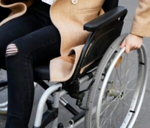 Kiedy z mojego sklepu zaczęły znikać drogie produkty, pomyślałem, że pracownicy kradną, ale po obejrzeniu nagrania z monitoringu byłem przerażony.