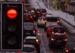 Przypadkowe spotkanie na drodze, które zmieniło wszystko „Córeczko… gdzie jest dom i pieniądze, które wam podarowałem?”
