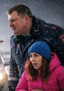 Bezceremonialny inspektor odebrał mi prawo jazdy, kiedy wiozłem ciężarną żonę do szpitala — rok później zrobiłem coś, czego bardzo pożałował
