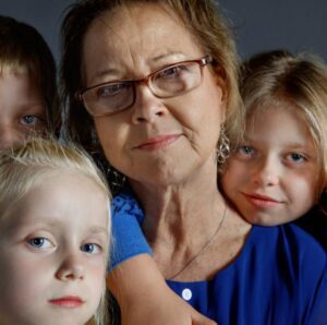 Od samego początku naszego małżeństwa mój mąż zabraniał mi chodzić do domu jego rodziców w małej wiosce. Pewnego dnia, kiedy wyjechał służbowo, postanowiłam się wkraść – i gdy tylko otworzyłam drzwi, byłam przerażona tym, co zobaczyłam...