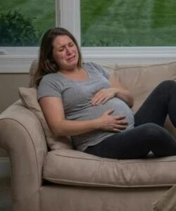 Nigdy nie powiedziałam rodzicom prawdy o tym, kim naprawdę był mój mąż. W ich oczach był rozczarowaniem w porównaniu z odnoszącym sukcesy mężem mojej siostry, prezesem firmy.