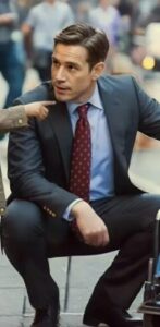 — „Proszę pana… mogę sprawić, że pańska córka znów zacznie chodzić” — powiedział cicho chłopiec w znoszonych ubraniach, stojąc przy wejściu do prywatnej kliniki.