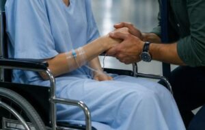 Dwa miesiące po rozwodzie spotkałem moją byłą żonę na szpitalnym korytarzu. Ten widok roztrzaskał mi serce w sposób, którego nie potrafiłem przewidzieć.