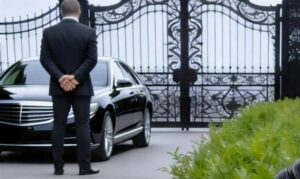 Siedmioletnia dziewczynka kazała najniebezpieczniejszemu przywódcy neapolitańskiej kamorry schować się za cyprysami, a kilka minut później zobaczyła, jak jego żona całuje mężczyznę, który przyszedł ją zabić.